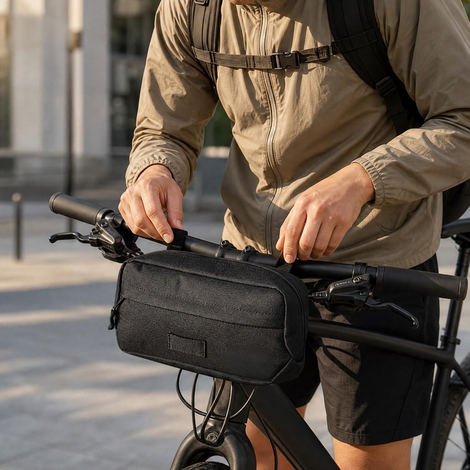 コンパクトな自転車用ハンドルバーバッグ。ブラックのPVC製で - Cycling Commute Essentials のレビューと価格